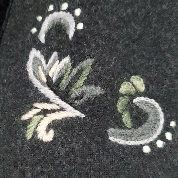 Icelandic Design 100% Wool Embroidered Sweater with Velvet Border Size XXL - Picture 5 of 12